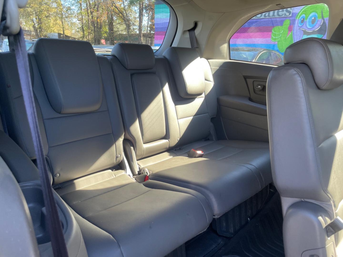 2013 GRAY HONDA ODYSSEY TOURING (5FNRL5H91DB) with an 3.5L engine, Automatic transmission, located at 5103 Dorchester Rd., Charleston, SC, 29418-5607, (843) 767-1122, 36.245171, -115.228050 - Photo#13